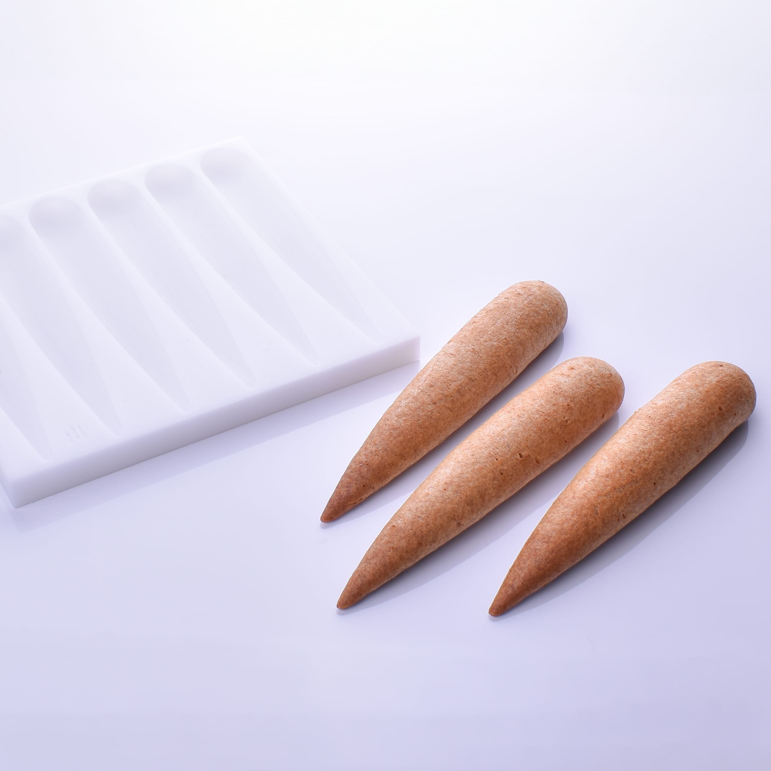 Eclairs pointus lisses Eclairs pointus lisses illDESIGN France