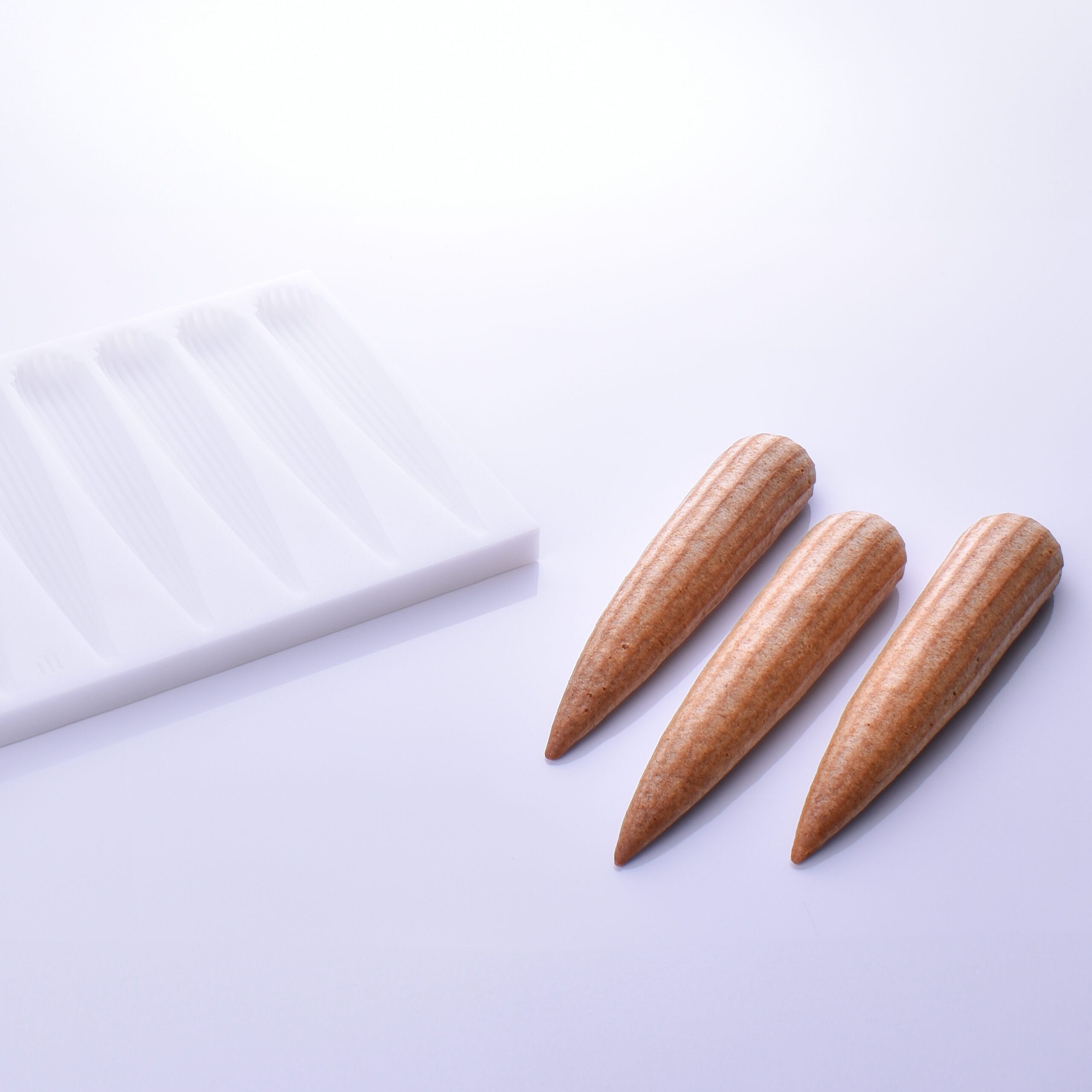Eclairs pointus striés Eclairs pointus striés illDESIGN France